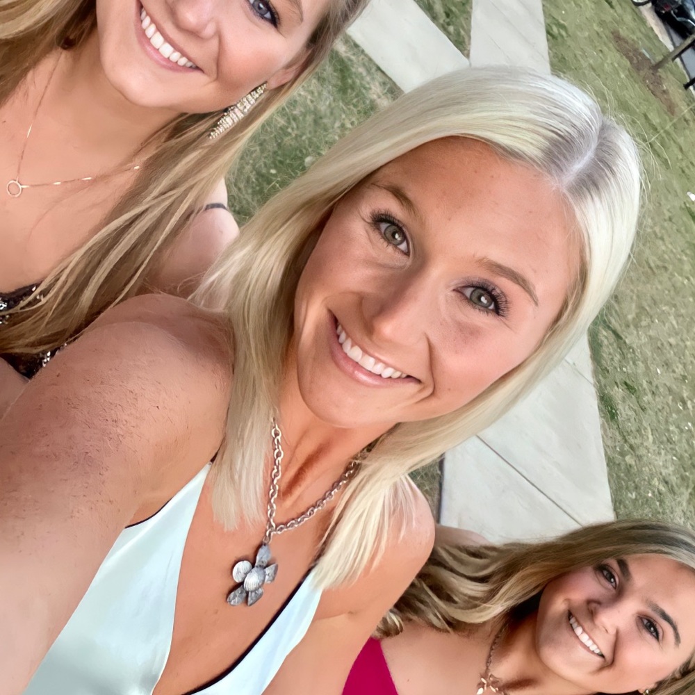 Meet your Posher, Raegan